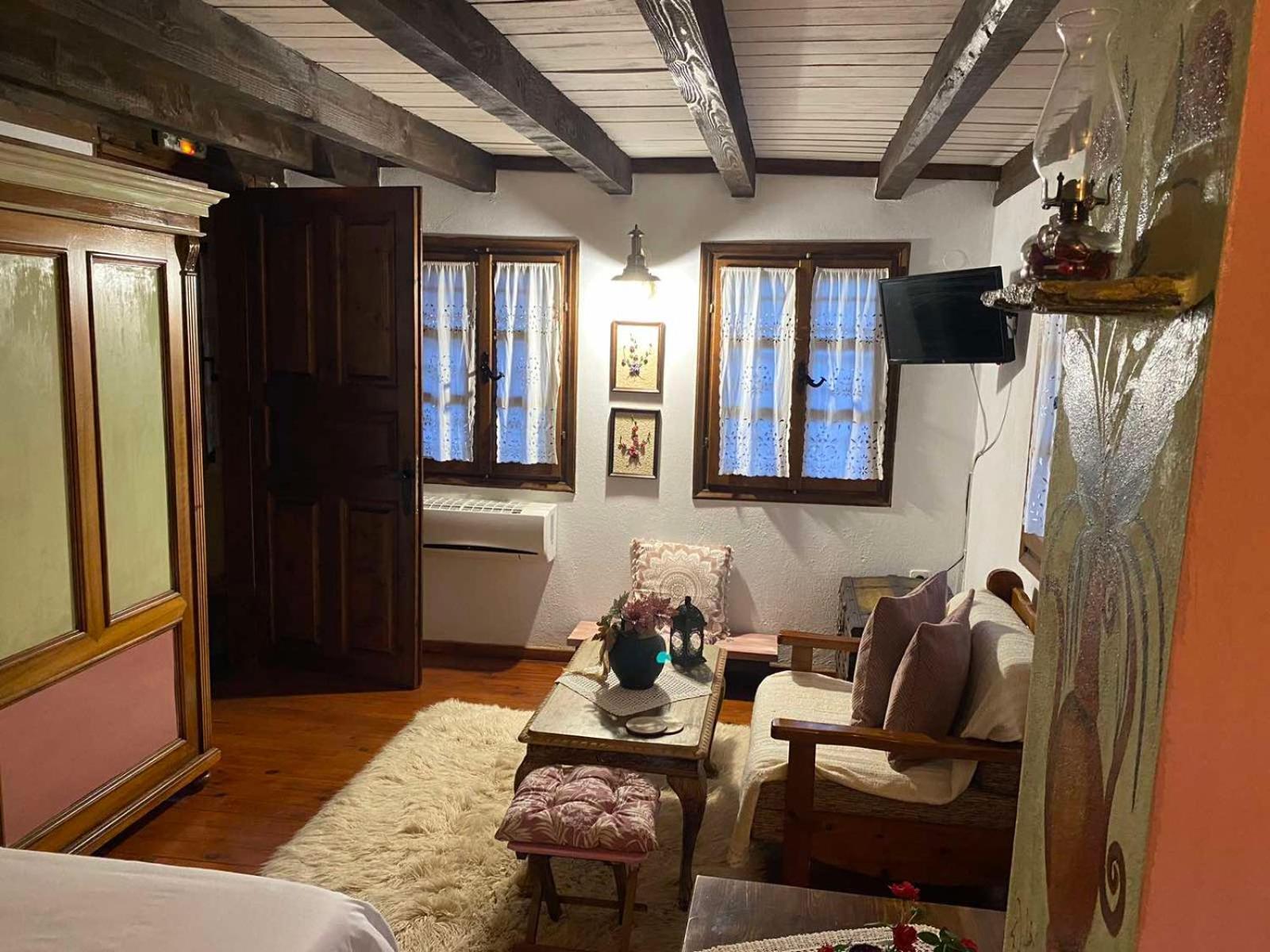 Traditional Guesthouse Erato Palaios Panteleimonas Exterior photo