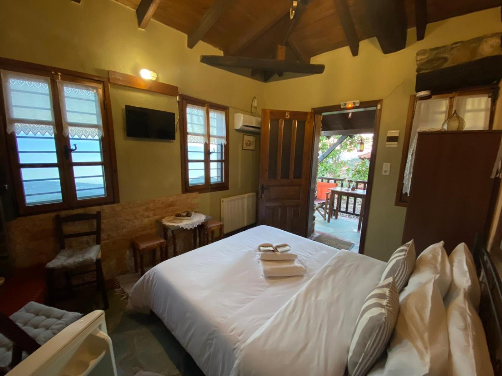 Traditional Guesthouse Erato Palaios Panteleimonas Exterior photo