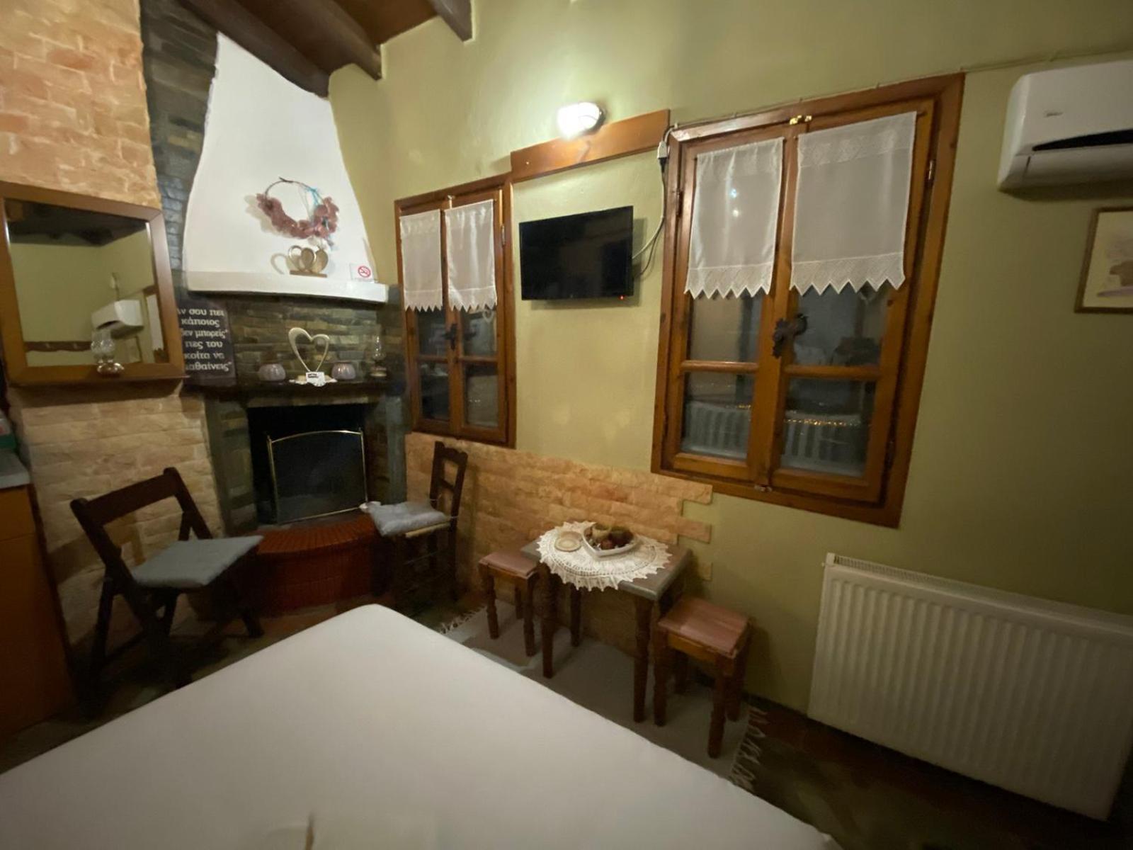 Traditional Guesthouse Erato Palaios Panteleimonas Exterior photo